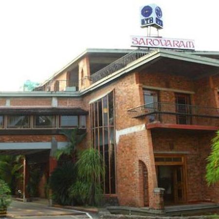 Bth Sarovaram Kochi Esterno foto
