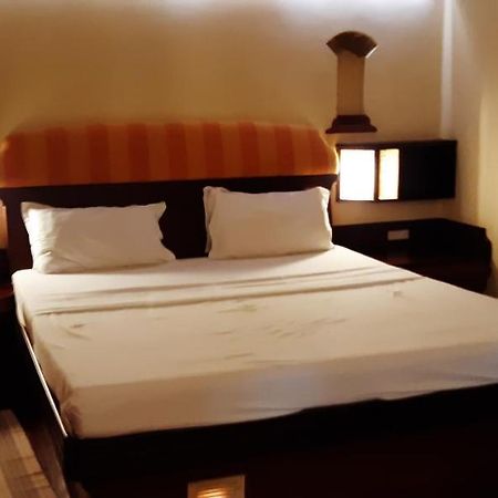 Bth Sarovaram Kochi Esterno foto