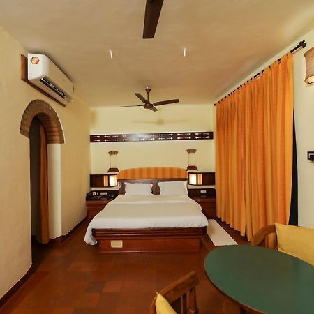 Bth Sarovaram Kochi Esterno foto