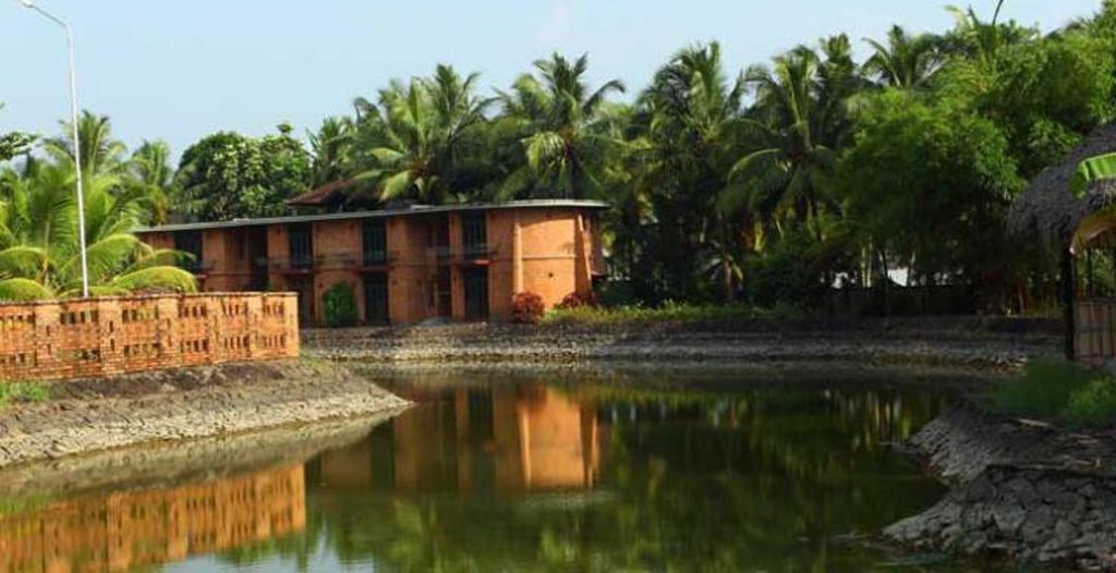 Bth Sarovaram Kochi Esterno foto