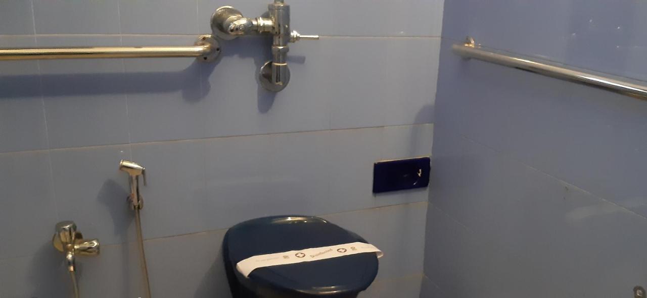 Bth Sarovaram Kochi Esterno foto